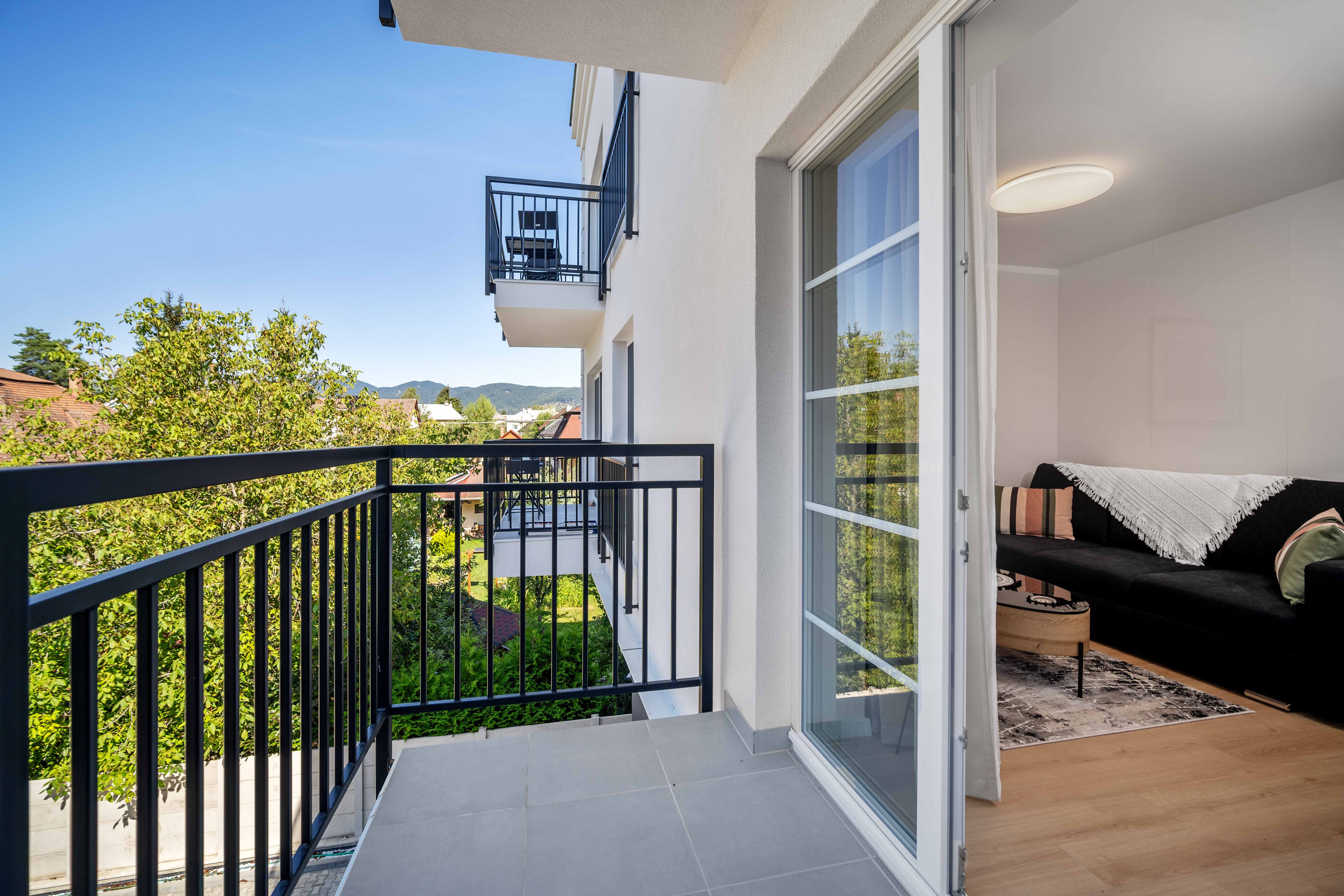 Donizetti‑C balcony