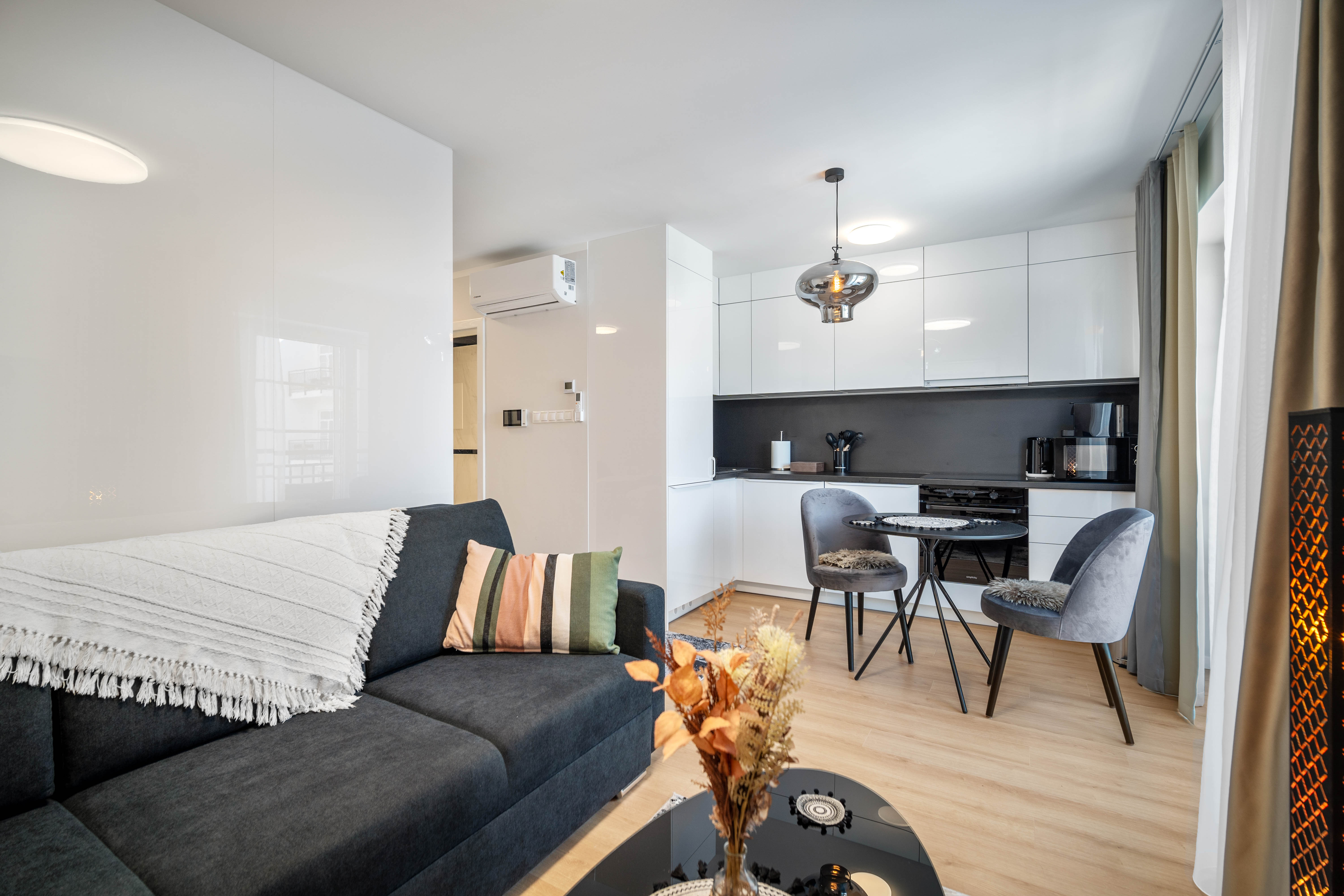 Donizetti‑C living room