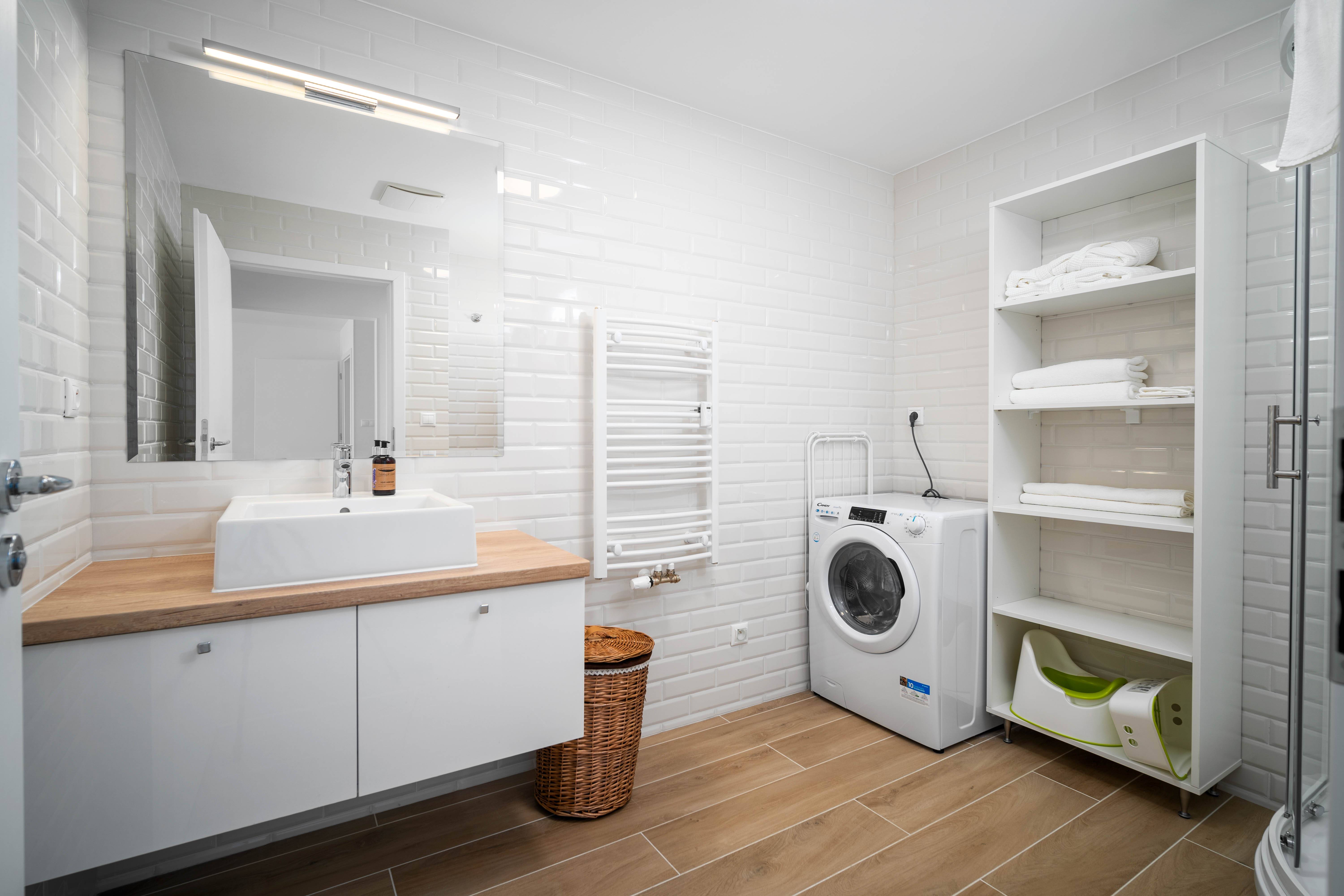 Galanda 24 bathroom